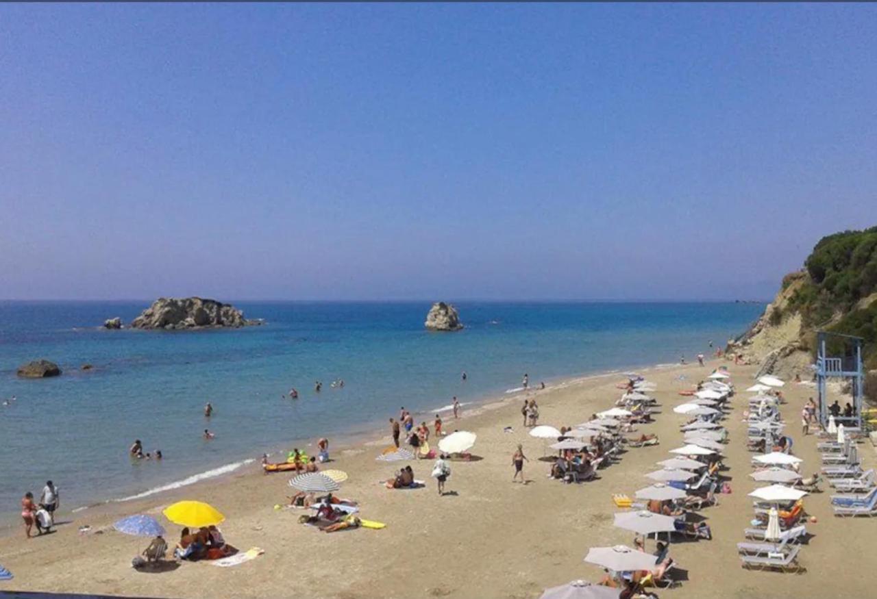 Stefanias Prasoudi Beach Ágios Matthaíos Exterior foto