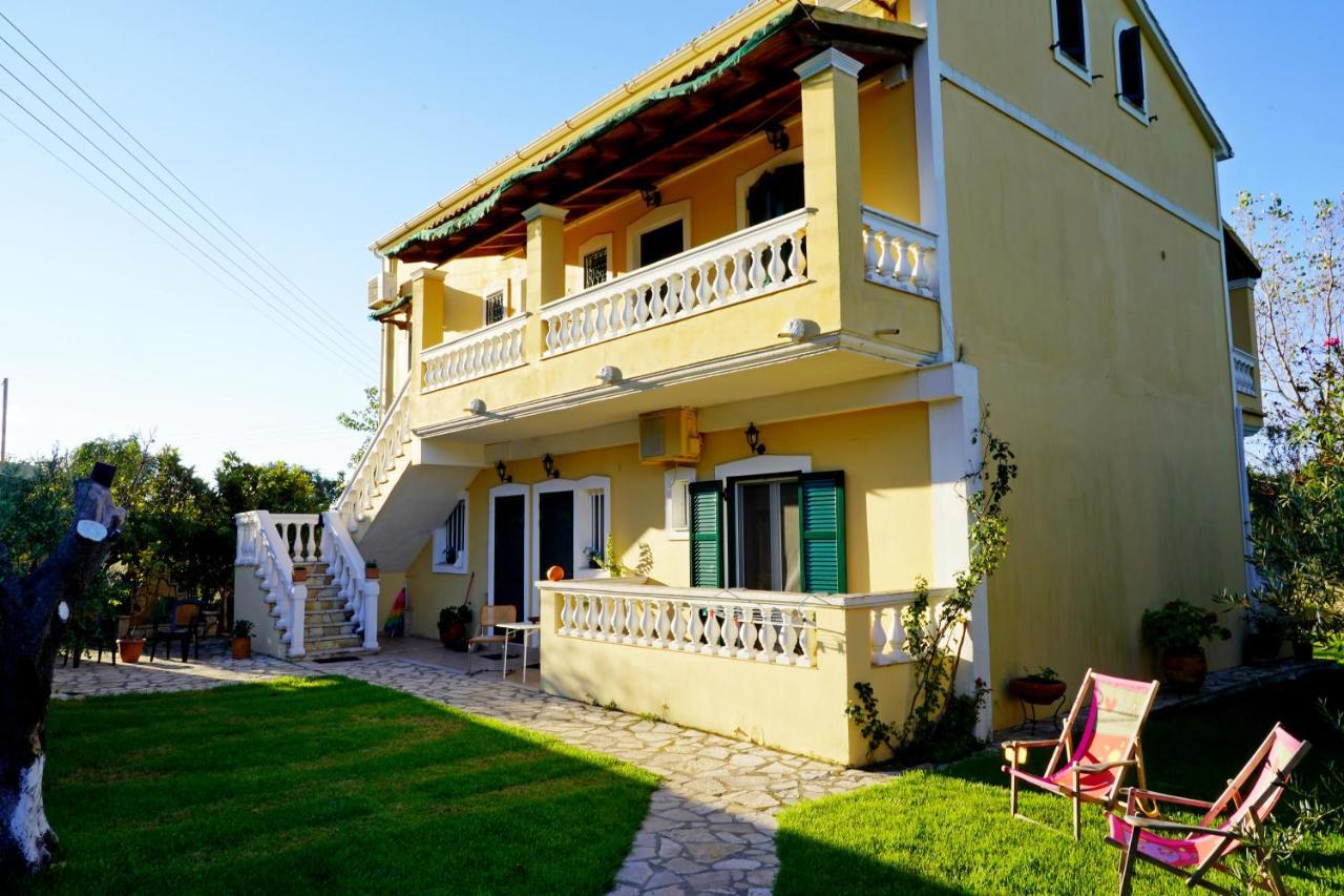 Stefanias Prasoudi Beach Ágios Matthaíos Exterior foto