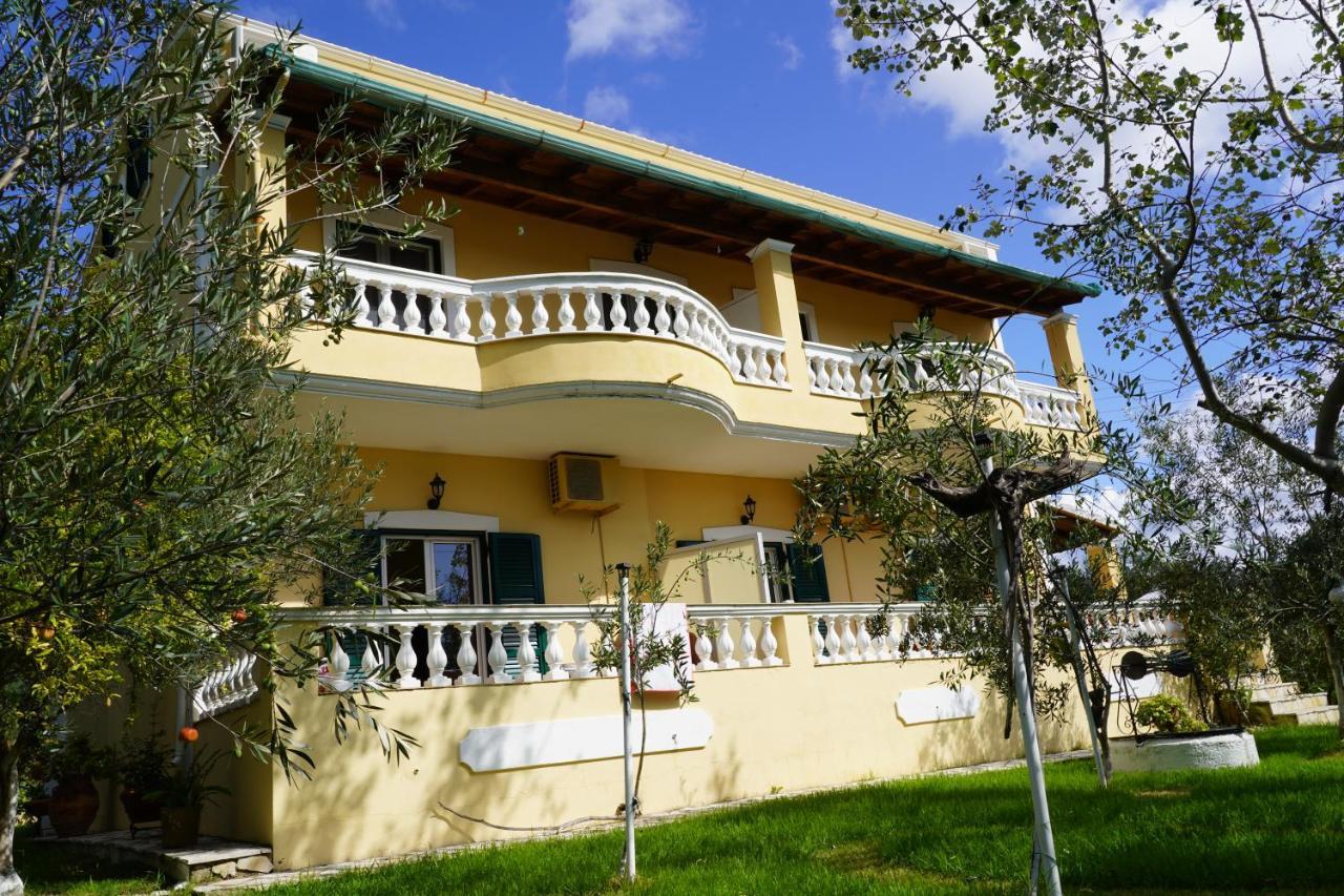 Stefanias Prasoudi Beach Ágios Matthaíos Exterior foto